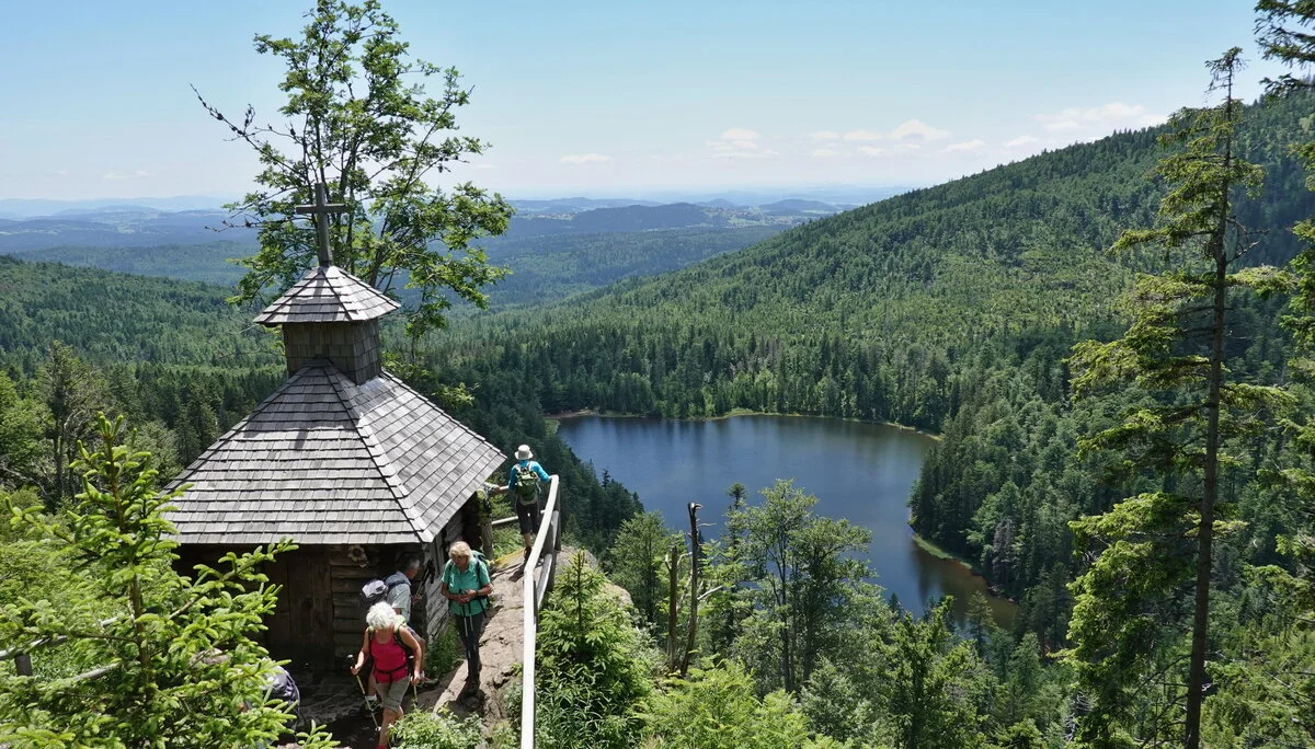 Rachelkapelle und See | © Bergfreunde München