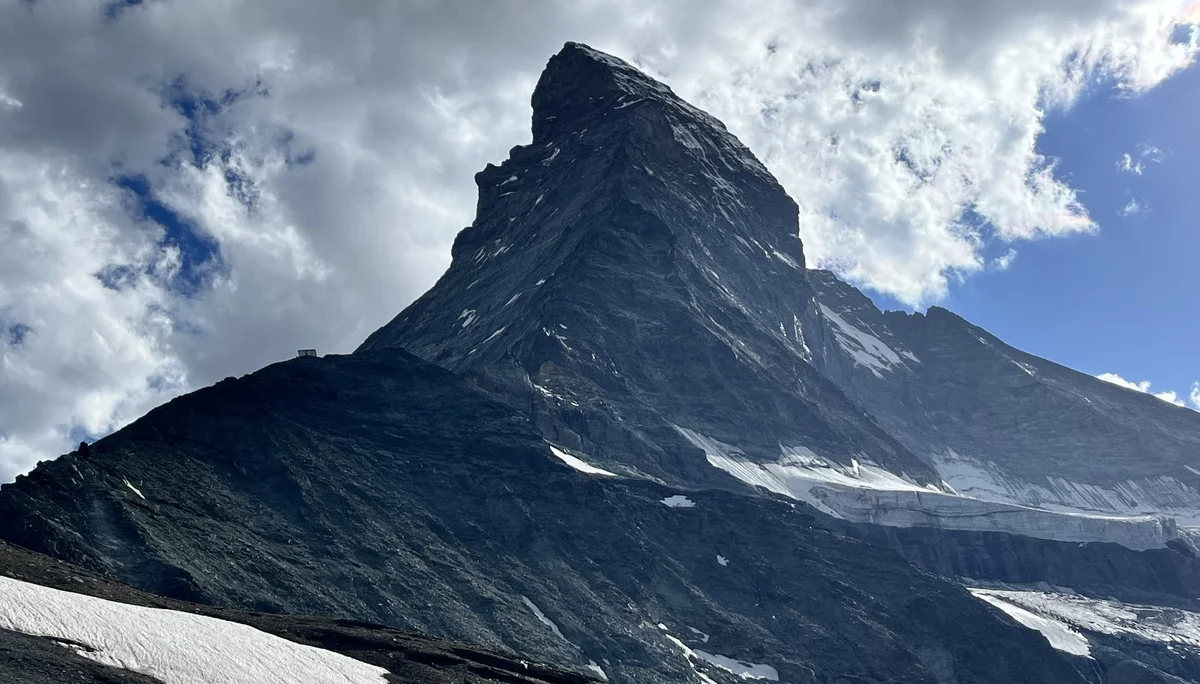 Das Matterhorn mit Hörnlihütte und Hörnligrat | © Bergfreunde München