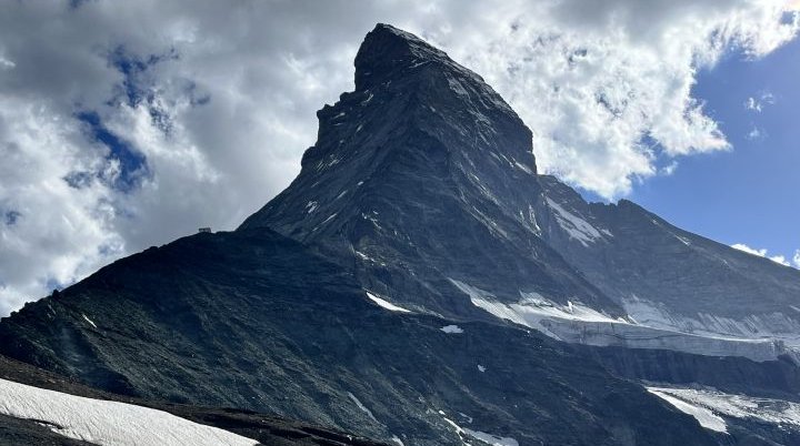 Das Matterhorn mit Hörnlihütte und Hörnligrat | © Bergfreunde München