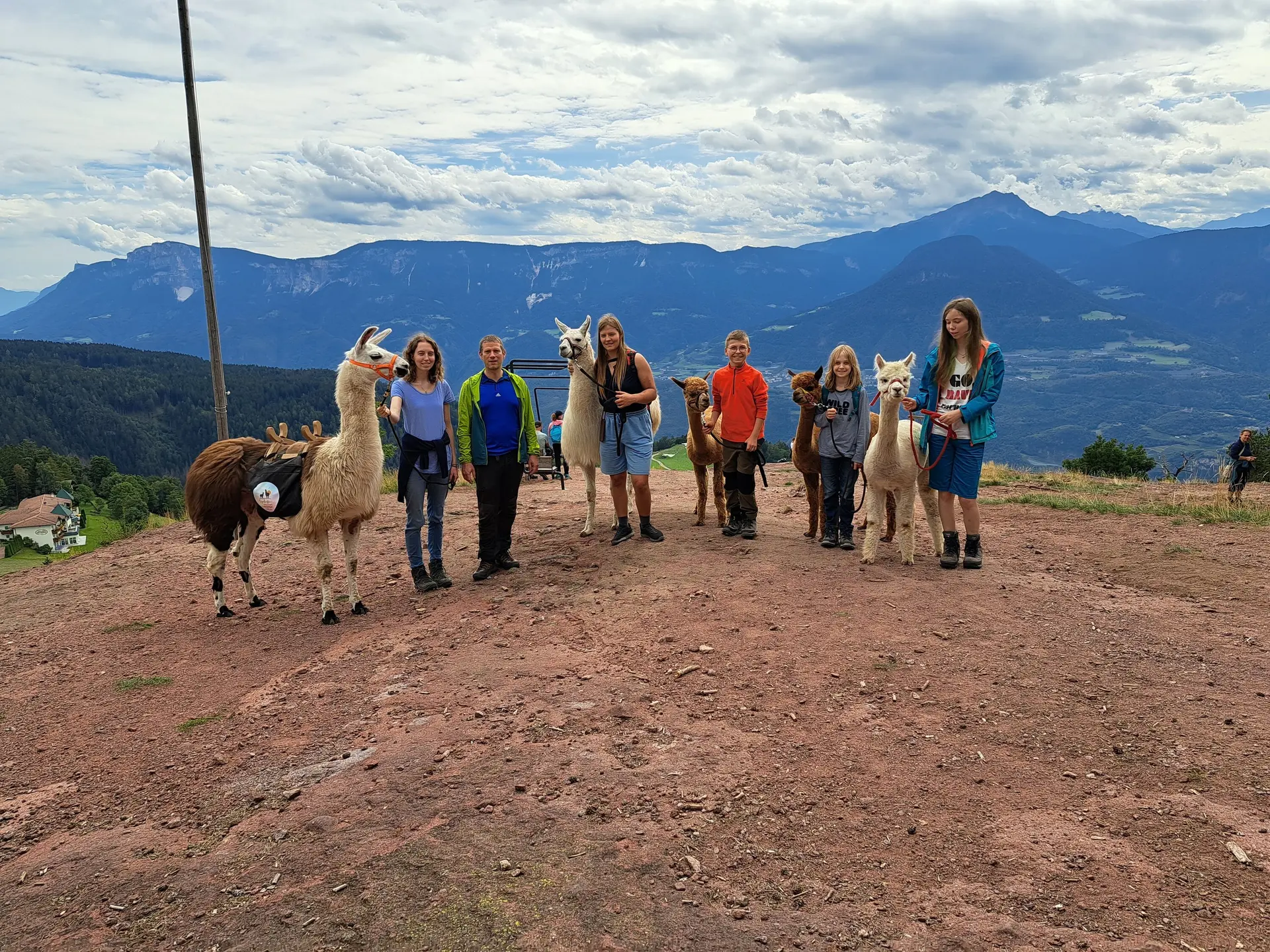 Gruppenbild Alpakawanderung | © Bergfreunde München/TAN