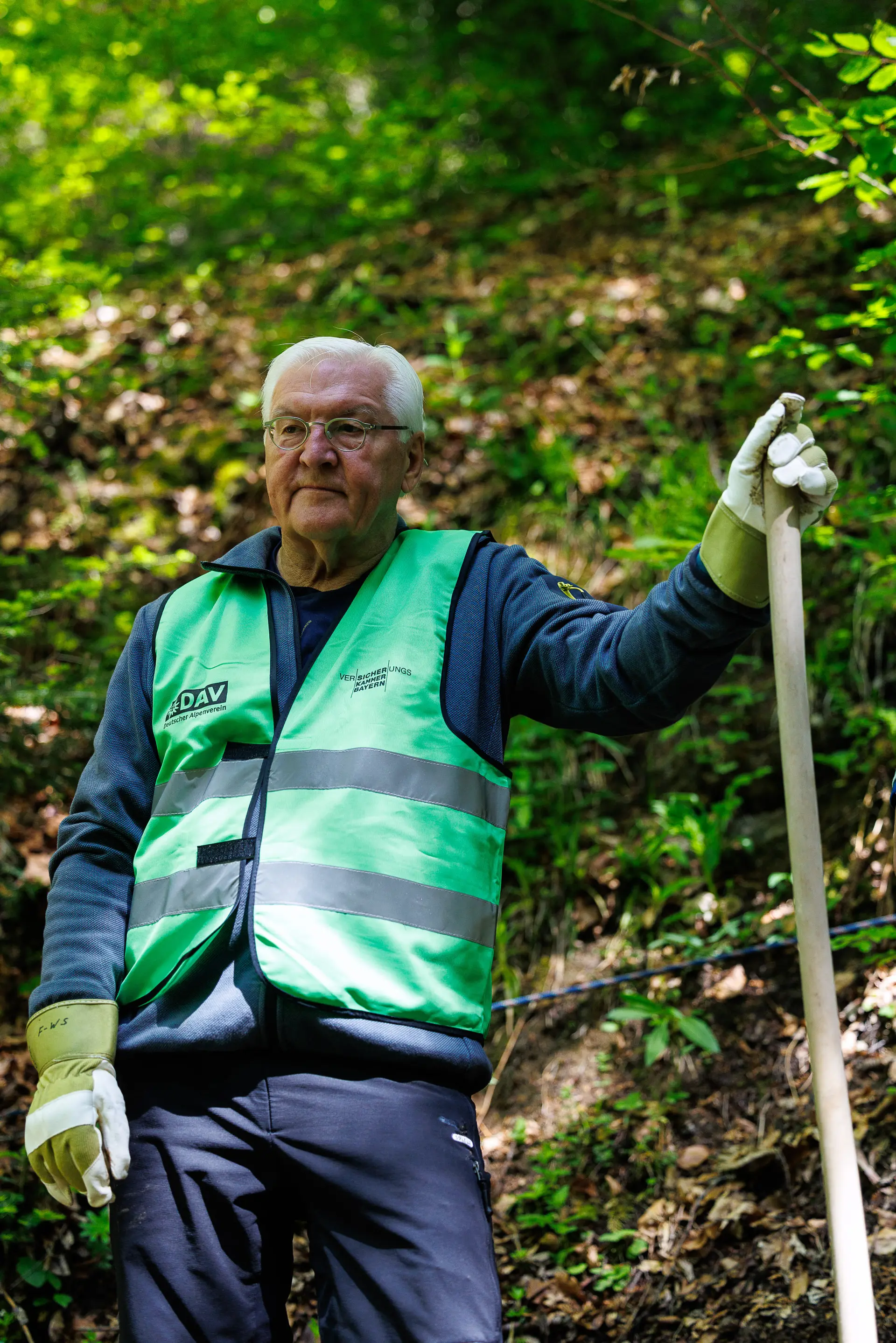 Bundespräsident beim Wegebau | © Marco Kost